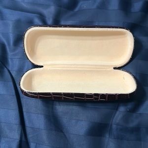 Replacement glasses case